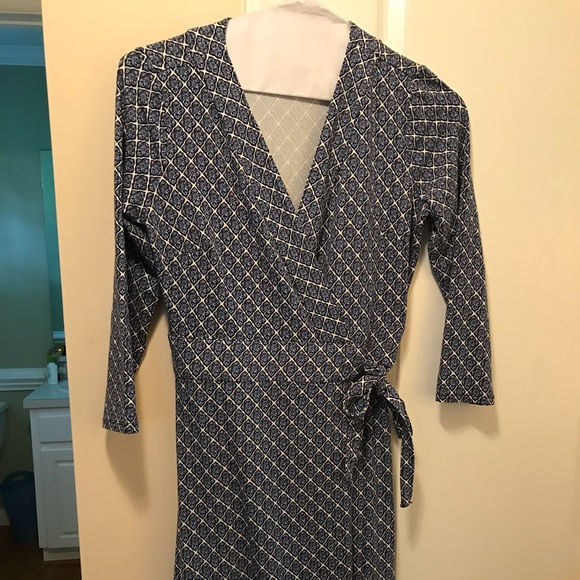 Ann Taylor Dresses & Skirts - Ann Taylor wrap dress Sz 6